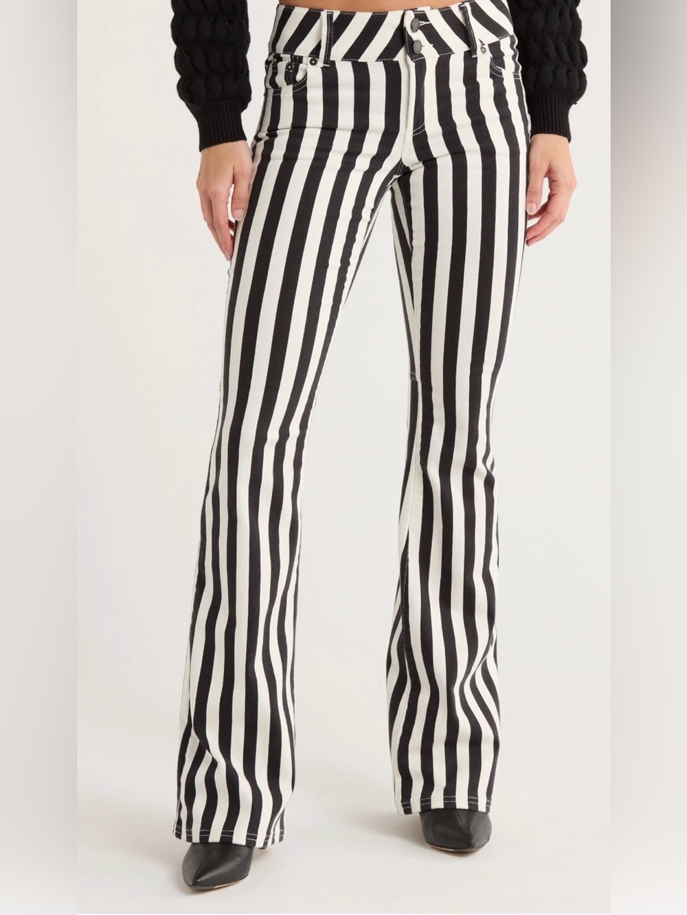 NWT Alice + Olivia Stacey Low Rise Bell Jeans Positano Stripe Black Color Sz 28